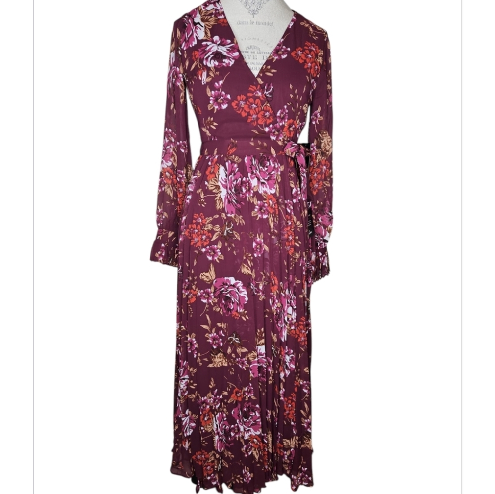 Lulus Khari Burgundy Floral Print Pleated Maxi Dress Size S